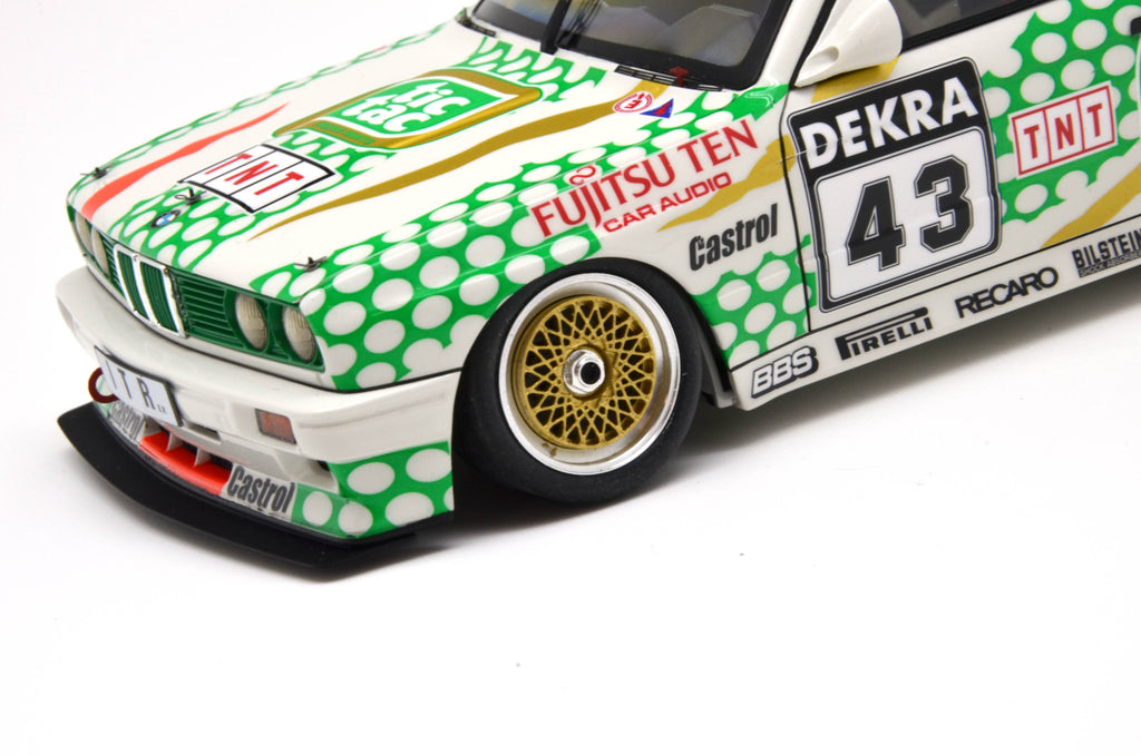 BMW M3 E30 Tic Tac Tauber Team für Beemax