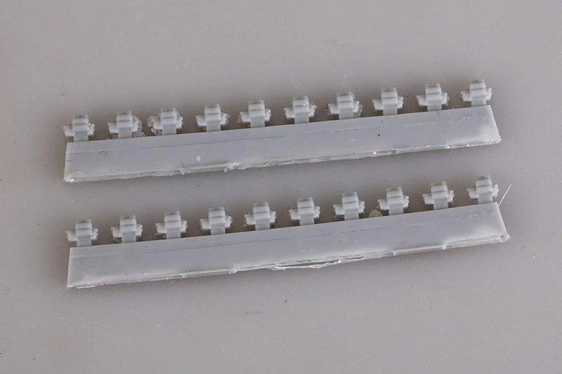 1/12 Electronic plugs (c)