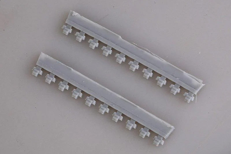 1/12 Electronic plugs (c)