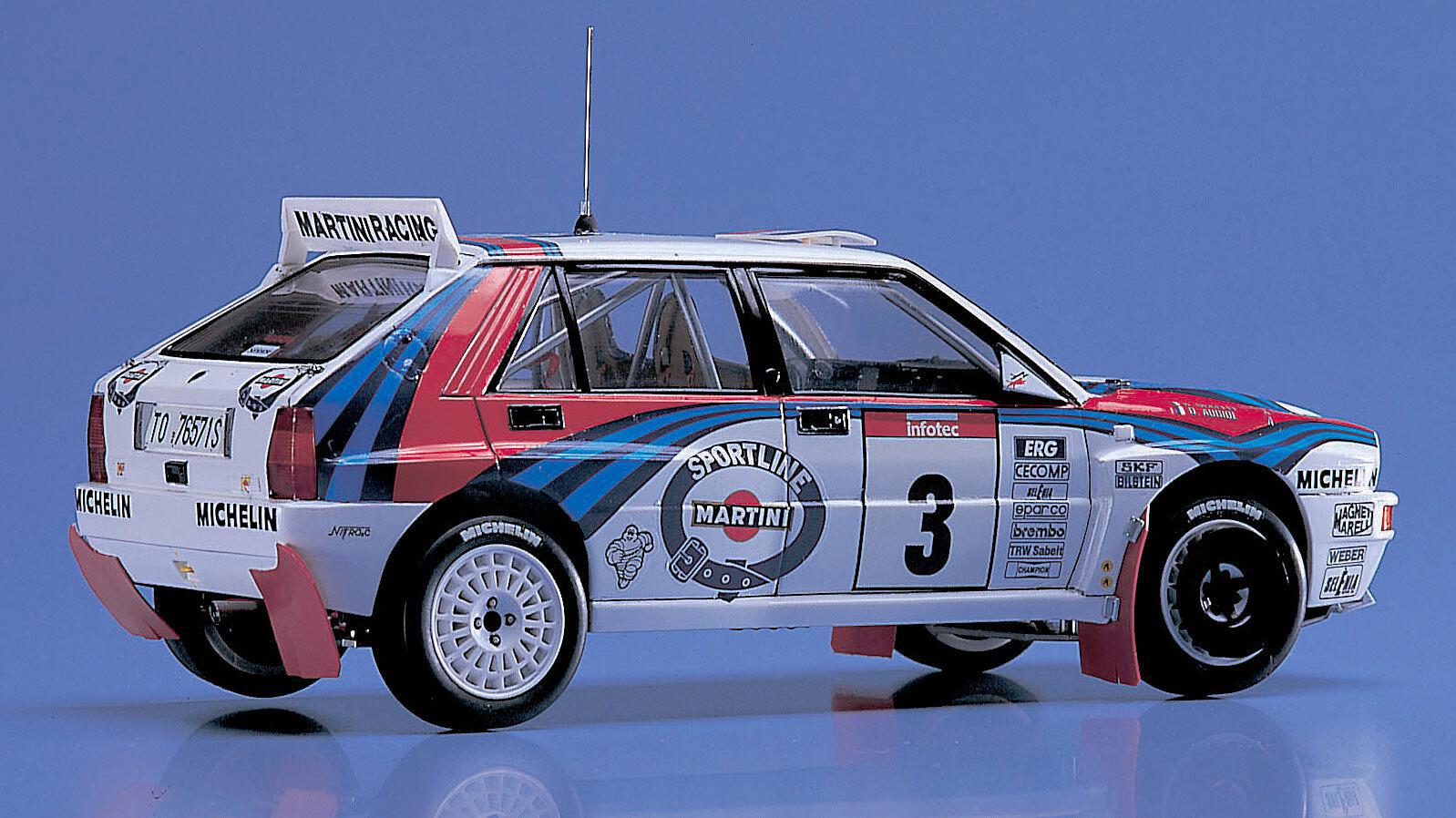 Lancia Super Delta WRC 1992 Martini 1:24